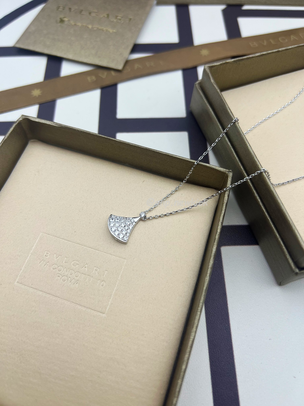 Bulgari Mini Dress Full Of Diamonds, Small Necklace (3) - www.newkick.vip